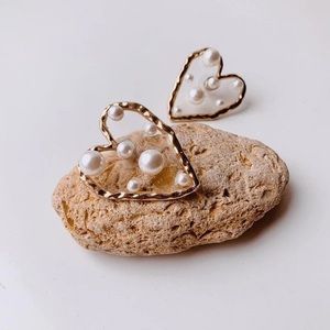 Heart earrings gold clear acrylic statement white